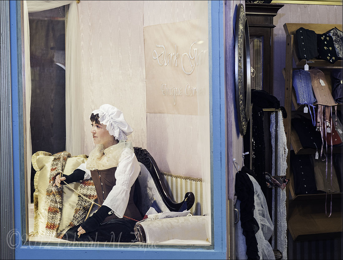 Live Mannequin Window Display