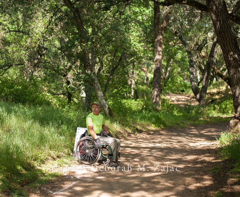 Staff on the trail cheering on the runners_4950