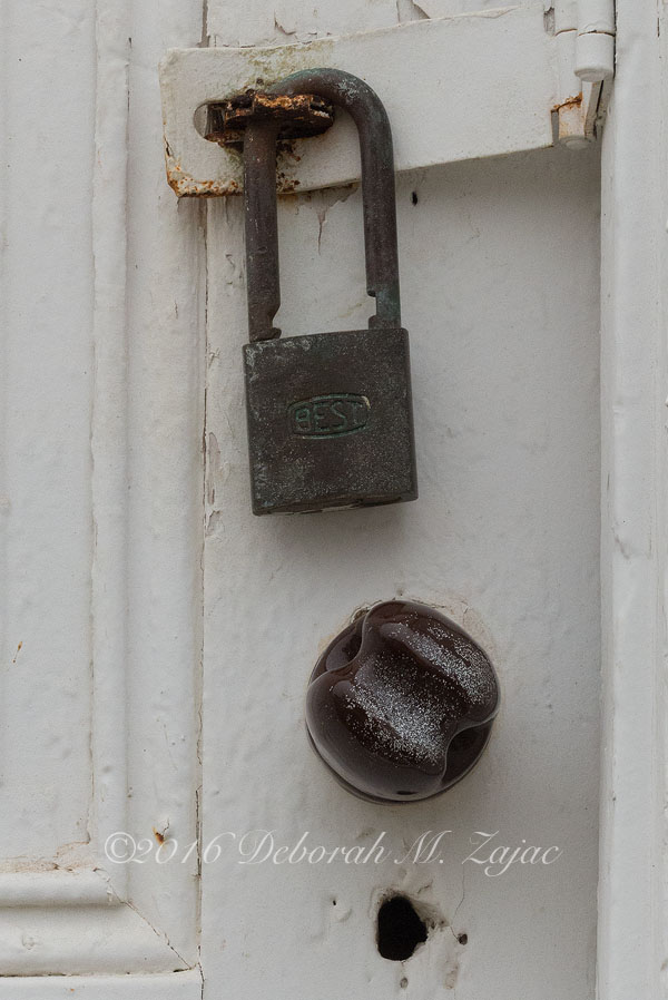 Door knob and Best Lock Pierce Point Ranch